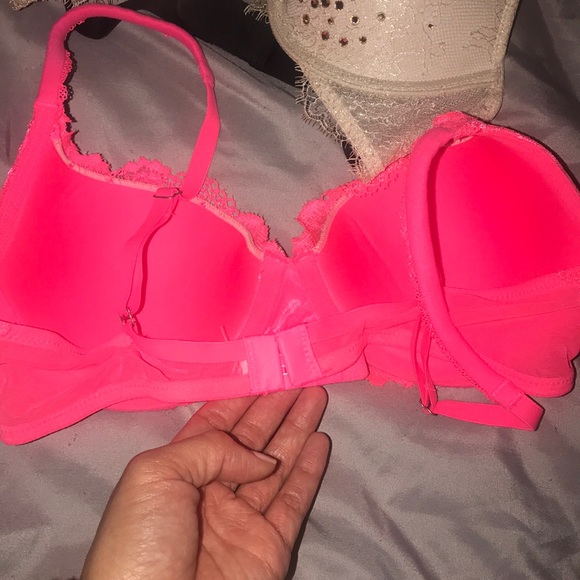 Victoria Secret bra like new! - Picture 4 of 4